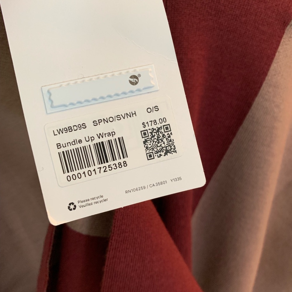 SALE❣️❣️Lululemon bundle up wrap savannah NWT - Picture 7 of 8